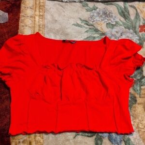 SHEIN Frill Trim Ruched Bust Seam Front Crop Top